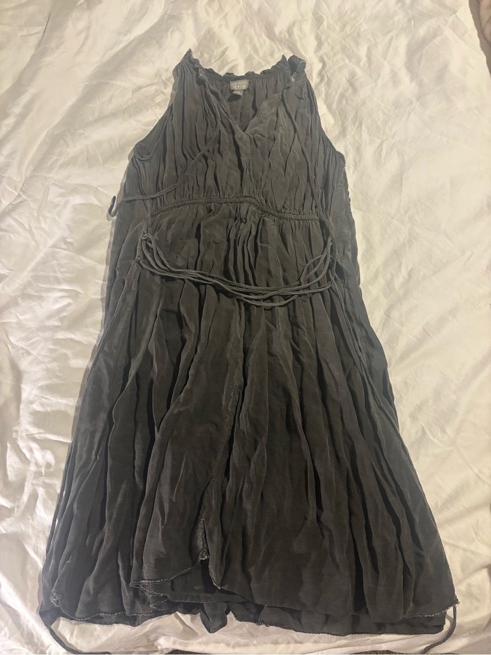 Converse Sleeveless Crinkle Midi Dress in Charcoal Gray with waist tie - XS